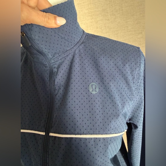 Lululemon Court Rival Track Jacket
Perforated 2 - Picture 6 of 7